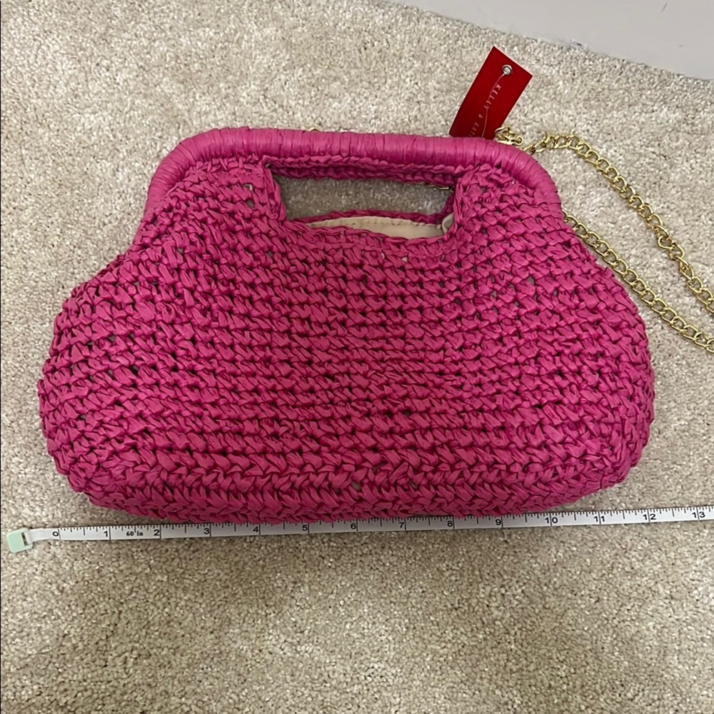 Pink Woven Handbag with Gold Chain - Picture 3 of 4